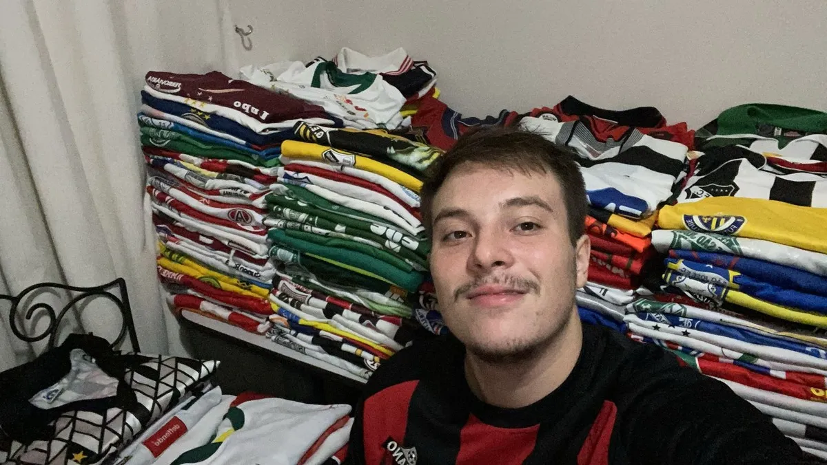 De achados em brechó a compra com flanelinha: torcedor de Ituano e São Paulo coleciona 575 camisas   futebol   ge