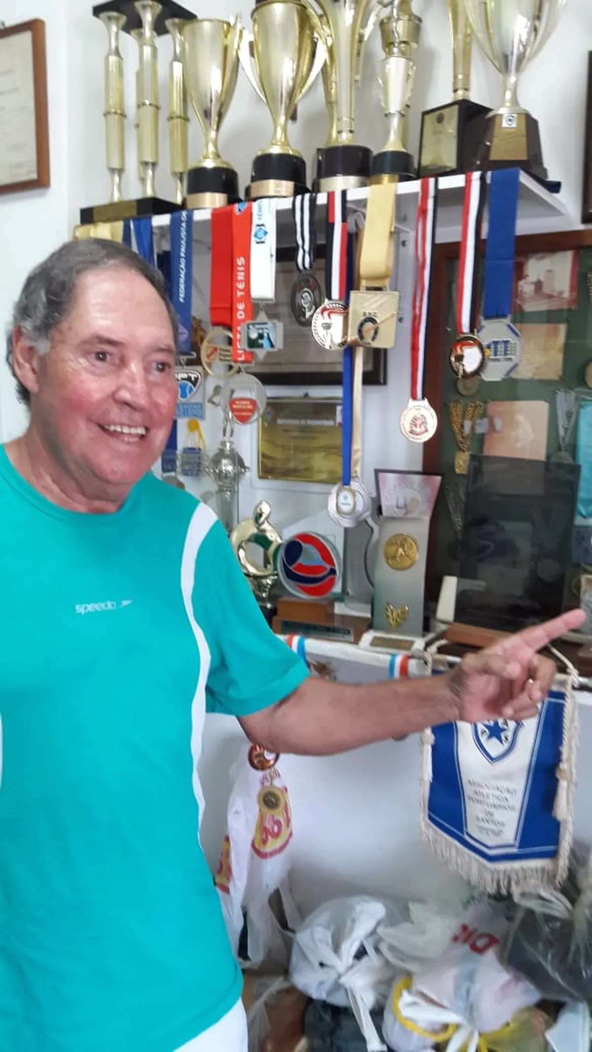 Aos 79 anos tenista brasileiro se destaca em torneios amadores pelo mundo   tênis   ge