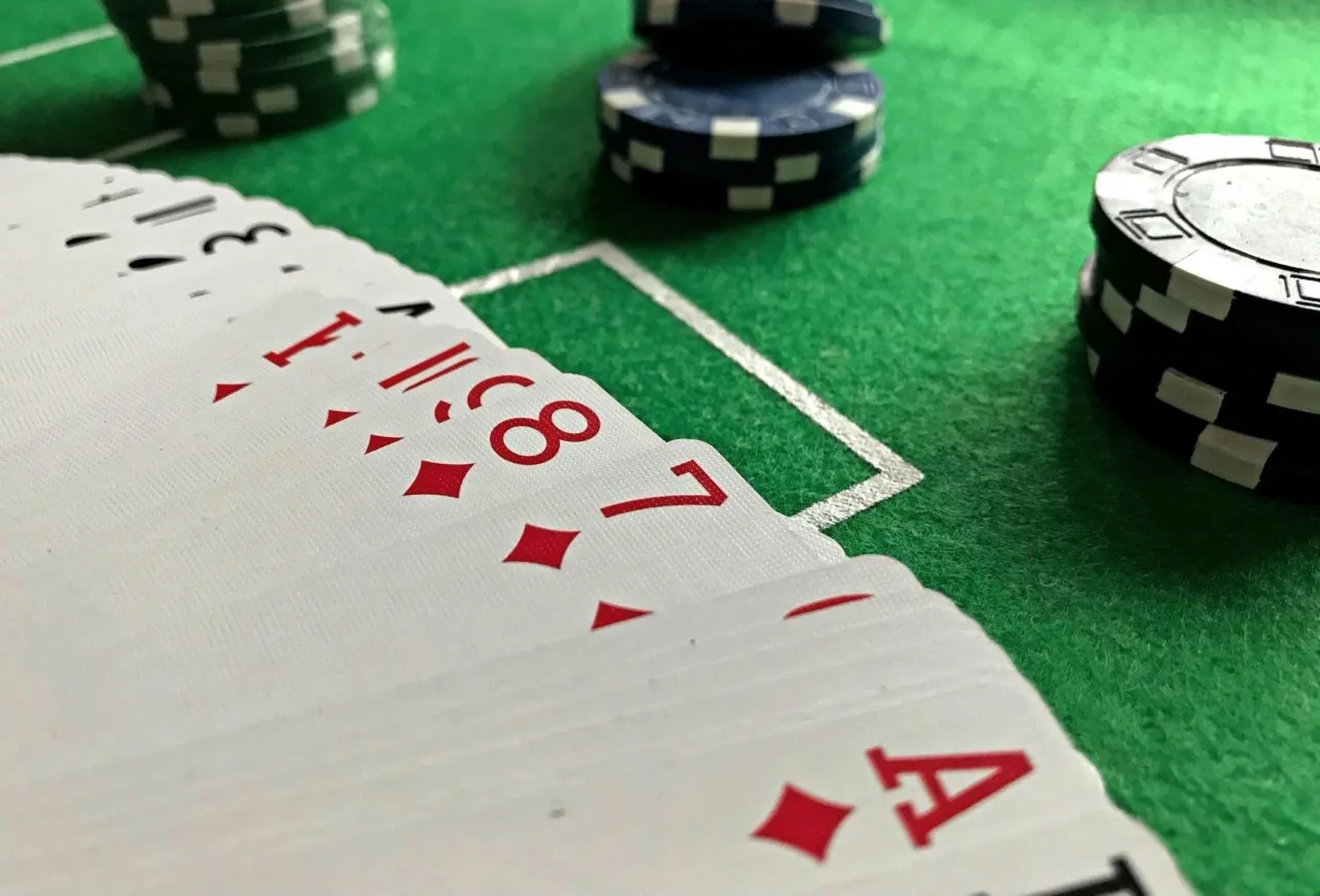Estratégias avançadas de poker online - Maringá Post